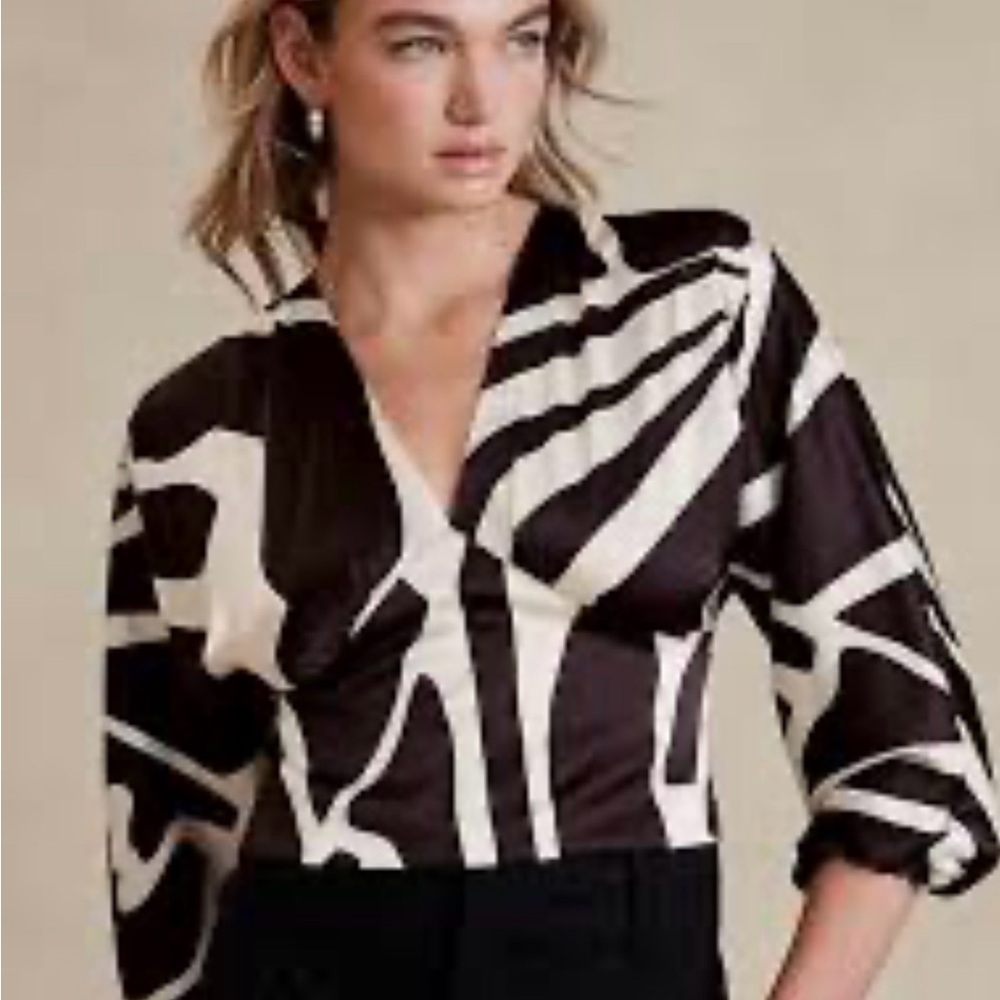 Banana Republic Black and White Abstract Blouse